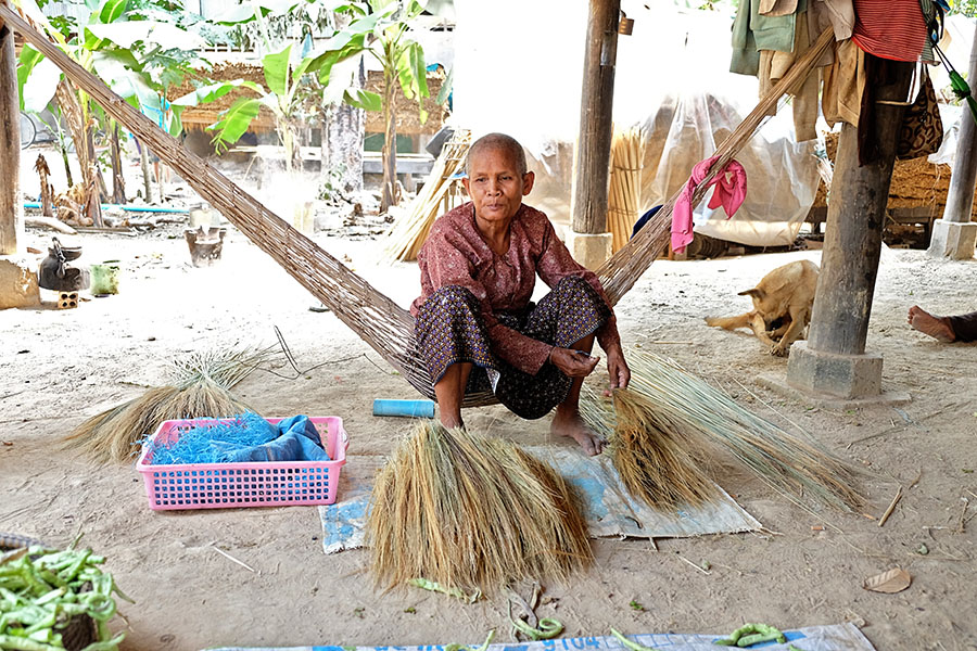 siem reap broom maker photo by Wanderlust Storytellers